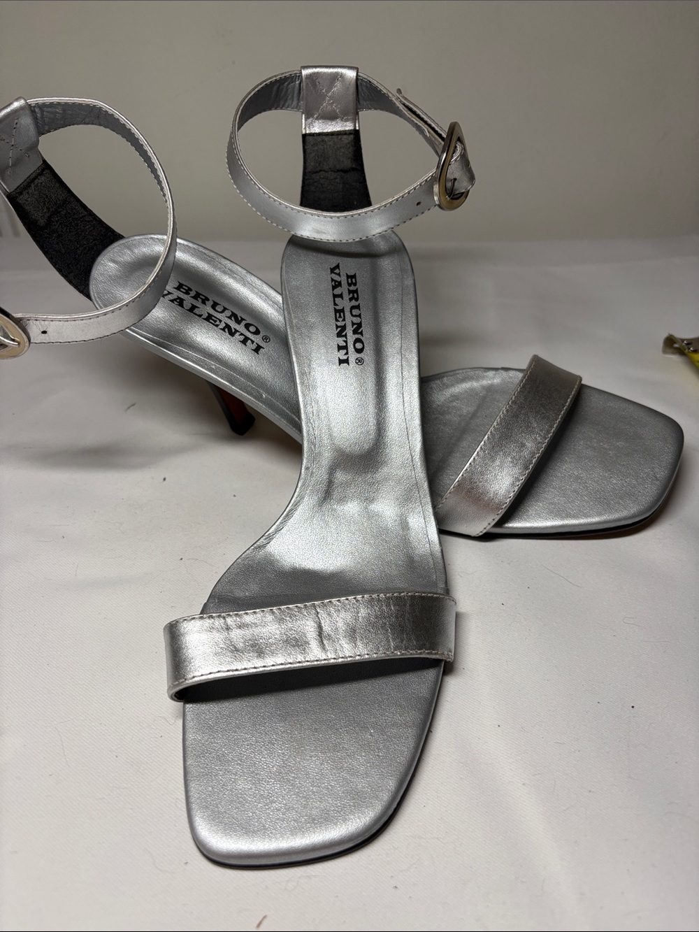 Bruno Valenti Silver Leather Spectacle Heels Size 9